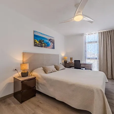Family With 3 Bedrooms And Balcony Near Gigantes And Ocean