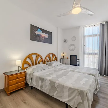 Family With 3 Bedrooms And Balcony Near Gigantes And Ocean Apartamento